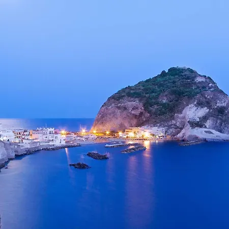 La Perlanera Sant'angelo Sea View *